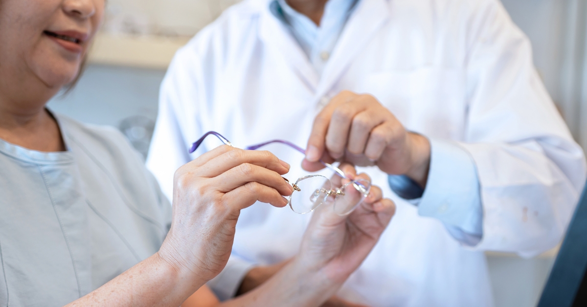 Lunettes, audioprothèses : les mutuelles sabrent dans les remboursements