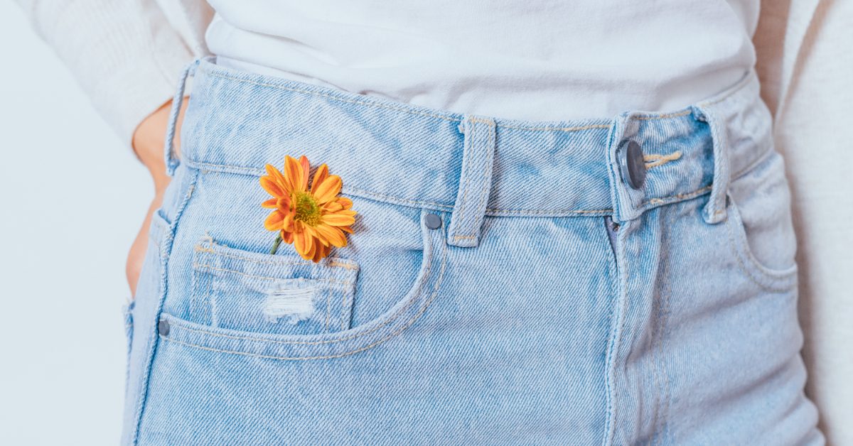 Petite poche des jeans : découvrez son étrange utilité
