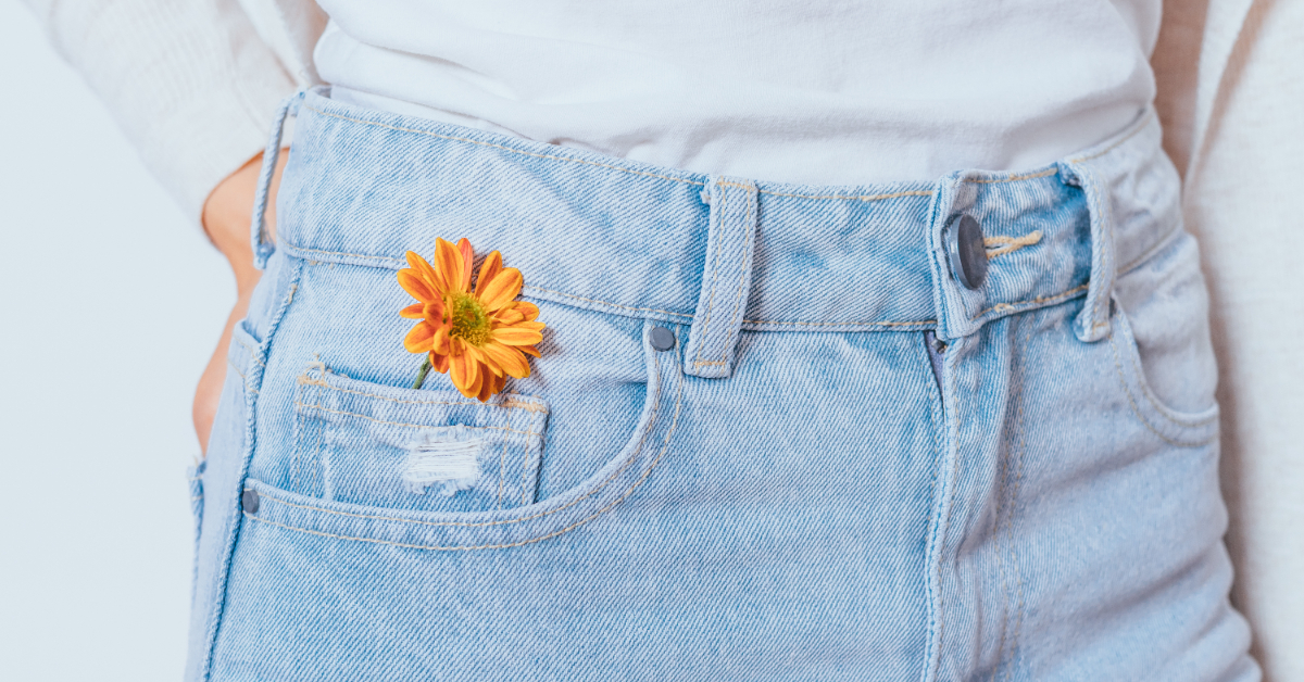 Petite poche des jeans : découvrez son étrange utilité