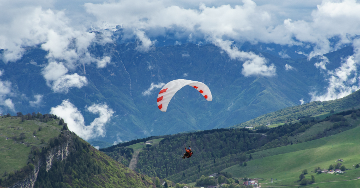 Les 7 meilleurs endroits de France pour sauter en parachute Les 7 meilleurs endroits de France pour sauter en parachute