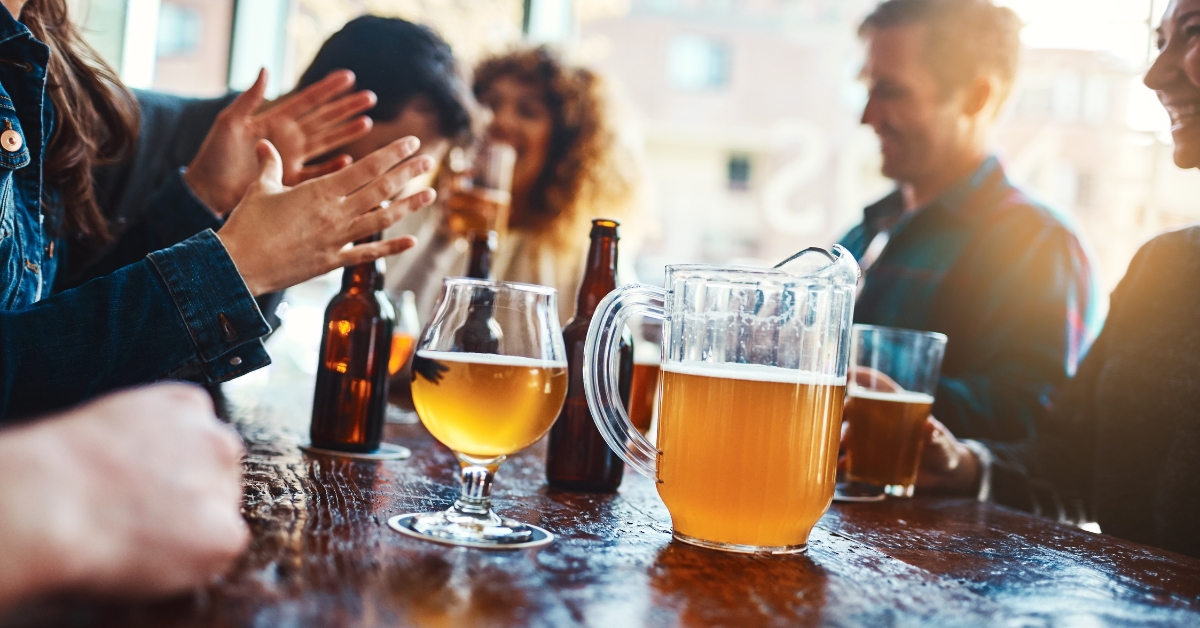 Bière : la France brasse fort, mais boit moins