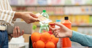 Pourquoi payer en espèces aide vraiment à mieux gérer son budget