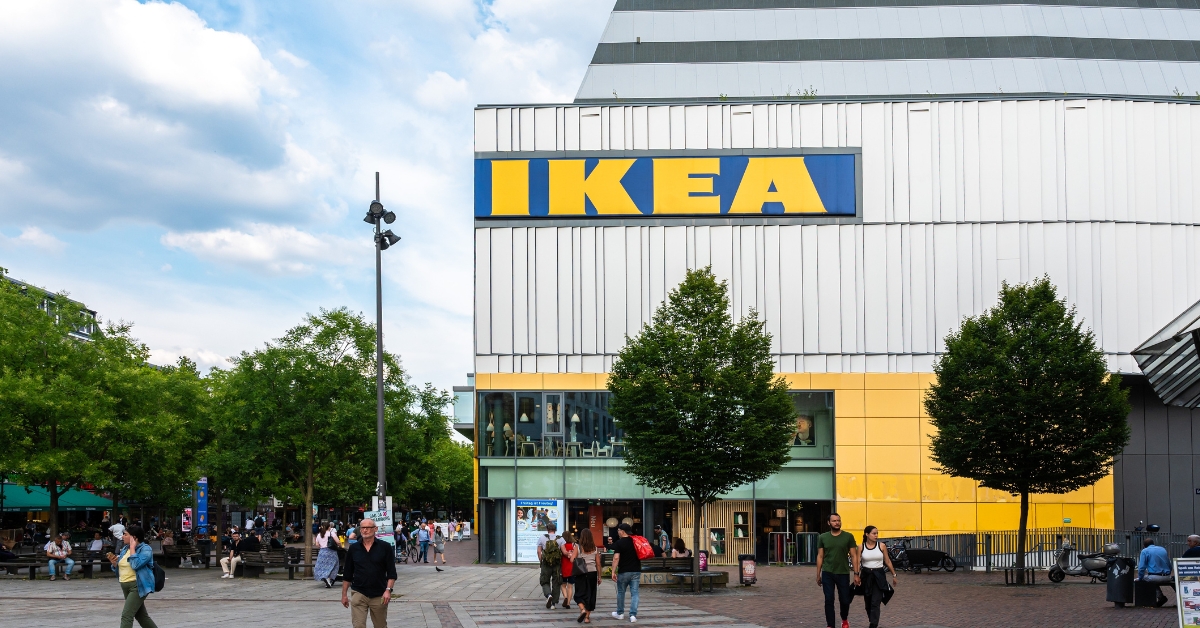 Vide-greniers IKEA : derrière le carton, une stratégie bien rodée