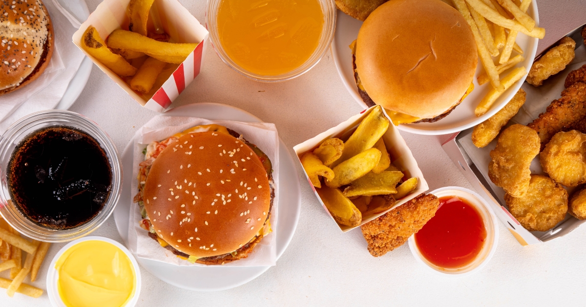 Nutri‑Score et additifs : le fast‑food aux abonnés absents