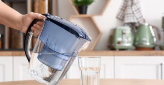 Eau du robinet : Filtres et carafes sont-ils efficaces pour la purifier ? Eau du robinet : Filtres et carafes sont-ils efficaces pour la purifier ?
