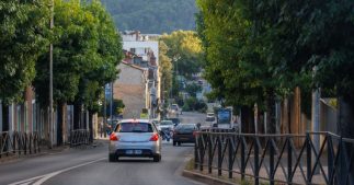 Les Français ne veulent pas abandonner leur voiture en ville Les Français ne veulent pas abandonner leur voiture en ville