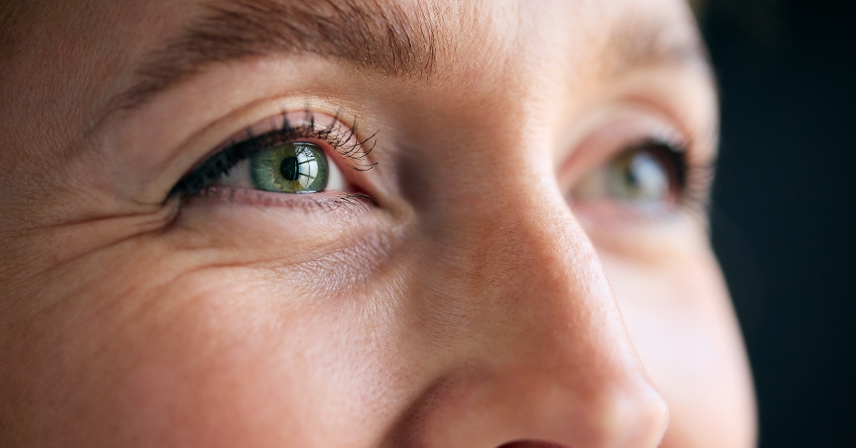 yeux gonflés et fatigués