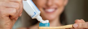 Un dentifrice à base de cheveux pour réparer les dents ?