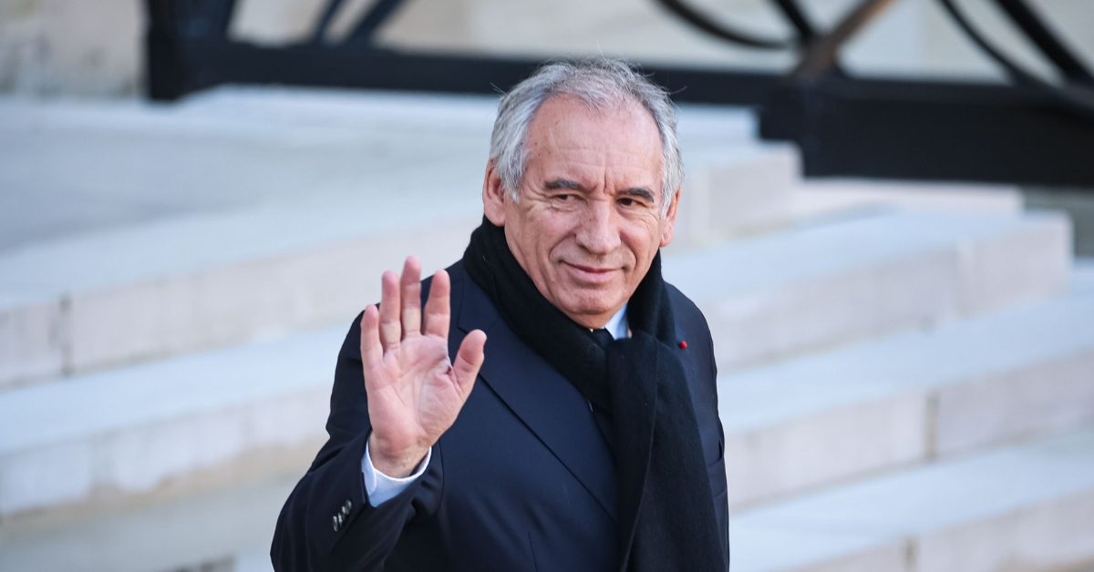 Faut-il supprimer ou maintenir ces avantages accordés aux anciens Premiers ministres ?