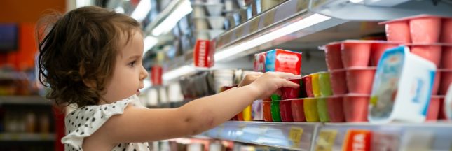 Trop gras, trop sucrés, trop salés, ultra-transformés, zoom sur 10 produits laitiers qui ne devraient pas être vendus pour les enfants