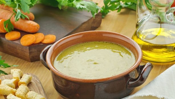 Recette : Soupe de pois cassés et carottes