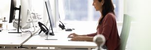 Vous passez la journée assis·e ? Quel dose de sport faut-il pour compenser ?