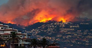 Incendies, cyclones, sécheresses : combien le dérèglement climatique a coûté en 2025 ? Incendies, cyclones, sécheresses : combien le dérèglement climatique a coûté en 2025 ?
