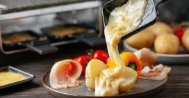 Pourquoi la raclette est devenue le plat préféré des jeunes Français en 2025