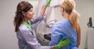 Cancer du sein : un dépistage qui pose problème