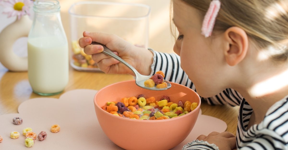 Céréales au petit déjeuner : le faux ami des enfants