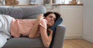 Fatigués, épuisés, éveillés : la France face à une crise inédite du sommeil