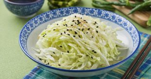 La recette de la salade de chou blanc comme au restaurant japonais La recette de la salade de chou blanc comme au restaurant japonais