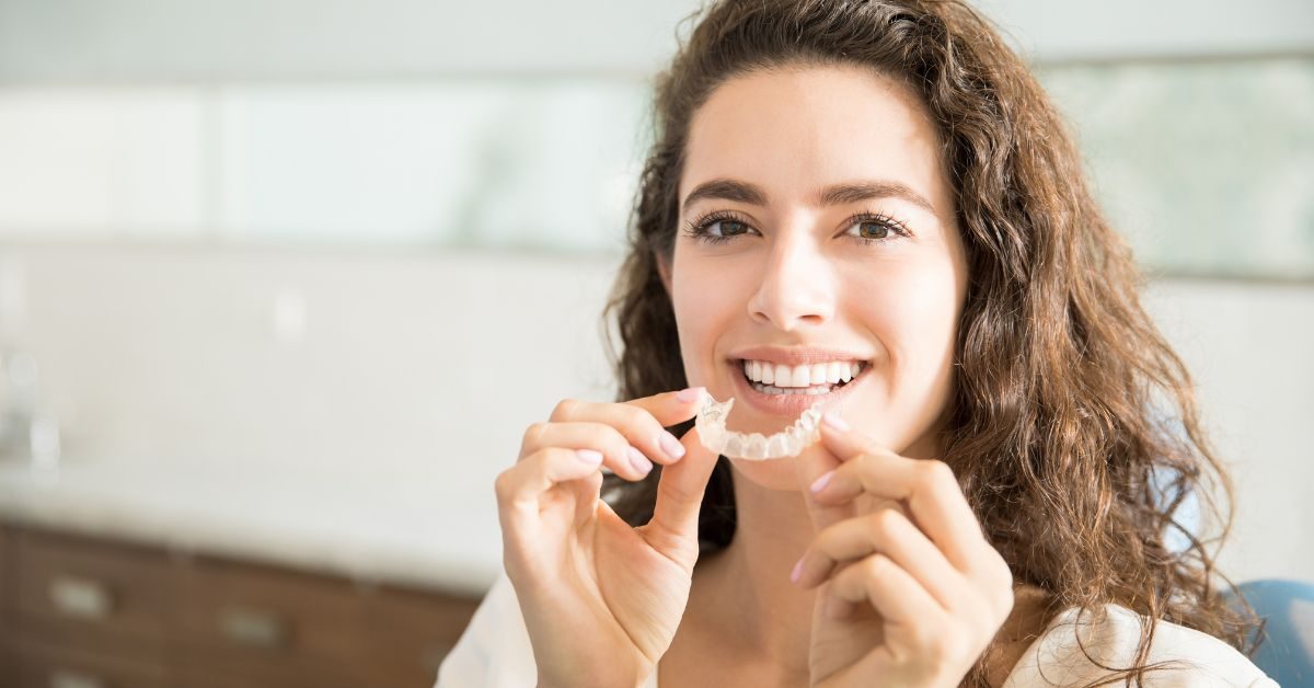 Qu’est-ce que l’orthodontie invisible et de quelle manière fonctionne-t-elle ?