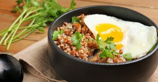 Bowls au sarrasin : 3 recettes faciles et rassasiantes Bowls au sarrasin : 3 recettes faciles et rassasiantes