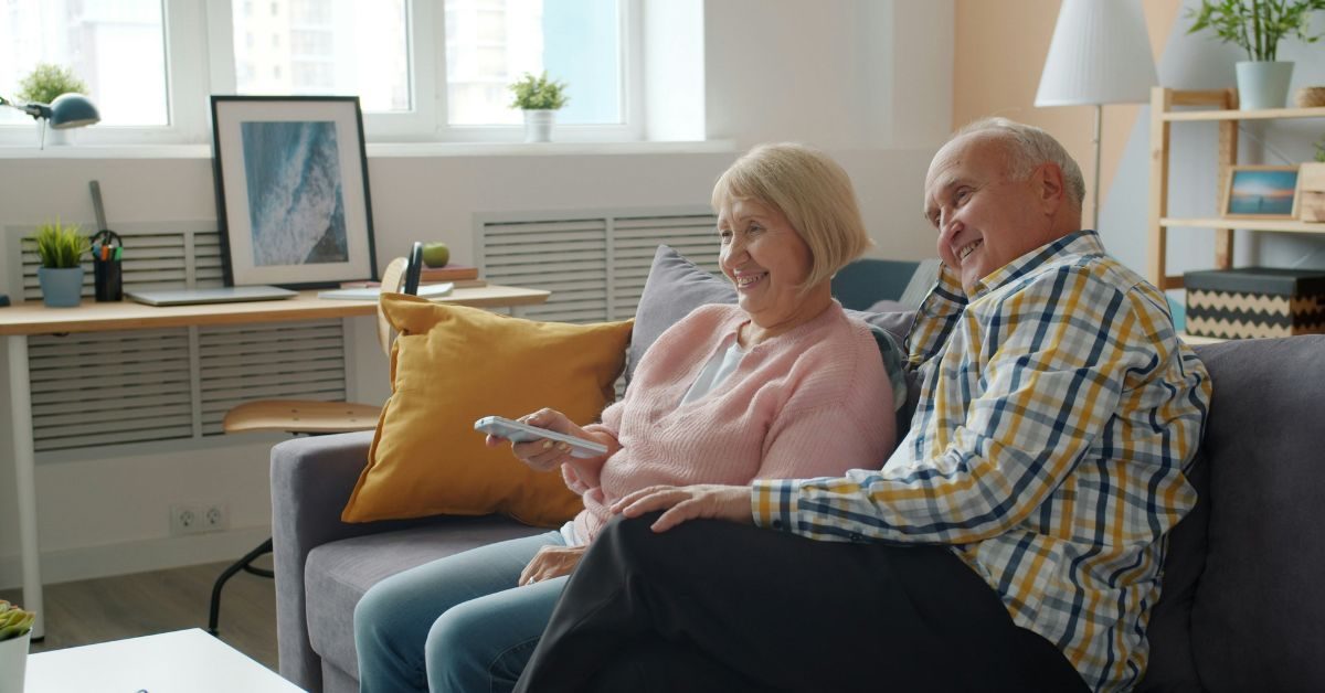 Vivre seul après 70 ans : quels dispositifs permettent de rester chez soi sereinement ? Vivre seul après 70 ans : quels dispositifs permettent de rester chez soi sereinement ?