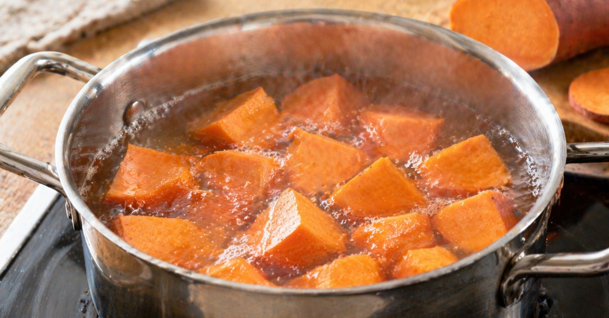 Cuisson de patates douces à l'étouffée