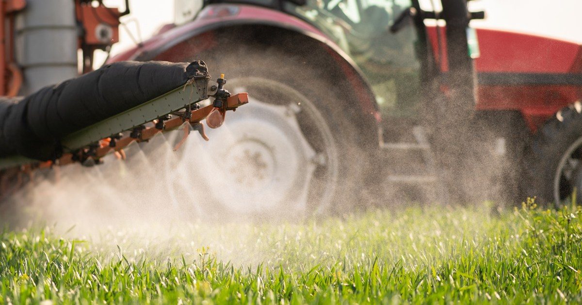 Pesticides : la nouvelle liste prioritaire fait polémique