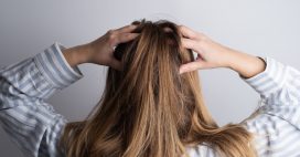 Pellicules ? Faites-leur (naturellement) la peau !