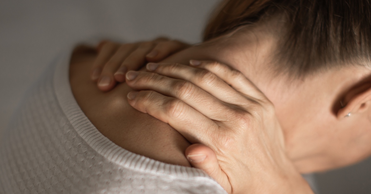 La fibromyalgie touche majoritairement les femmes, souvent confrontées à des douleurs invisibles, une fatigue extrême et une longue errance médicale.