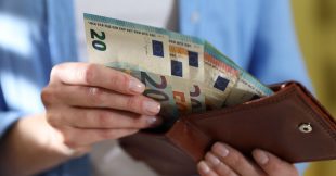 Paiements en liquide : l'Europe fixe un plafond de 10.000 euros dès 2027