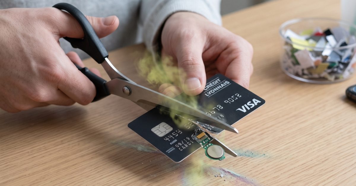 Découper sa carte bancaire périmée ne sert à rien