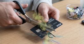 Découper sa carte bancaire périmée ne sert à rien
