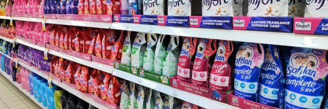 eco-recharge de lessive au supermarché