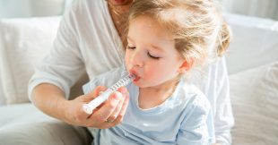 Antibiotiques : cette menace silencieuse progresse chez les enfants du monde entier