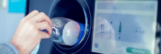 Bouteilles plastique collectées pour recyclage dans le cadre du projet de consigne