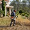 Débroussaillement obligatoire : que dit la loi et que devez-vous faire ? Débroussaillement obligatoire : que dit la loi et que devez-vous faire ?