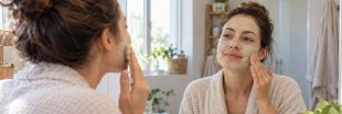 Masque visage à l'argile et au miel : la recette anti-pollution pour la rentrée Masque visage à l'argile et au miel : la recette anti-pollution pour la rentrée