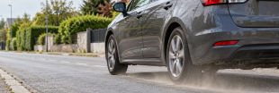 Pollution automobile : la vitesse remet aussi les poussières de la route en suspension Pollution automobile : la vitesse remet aussi les poussières de la route en suspension